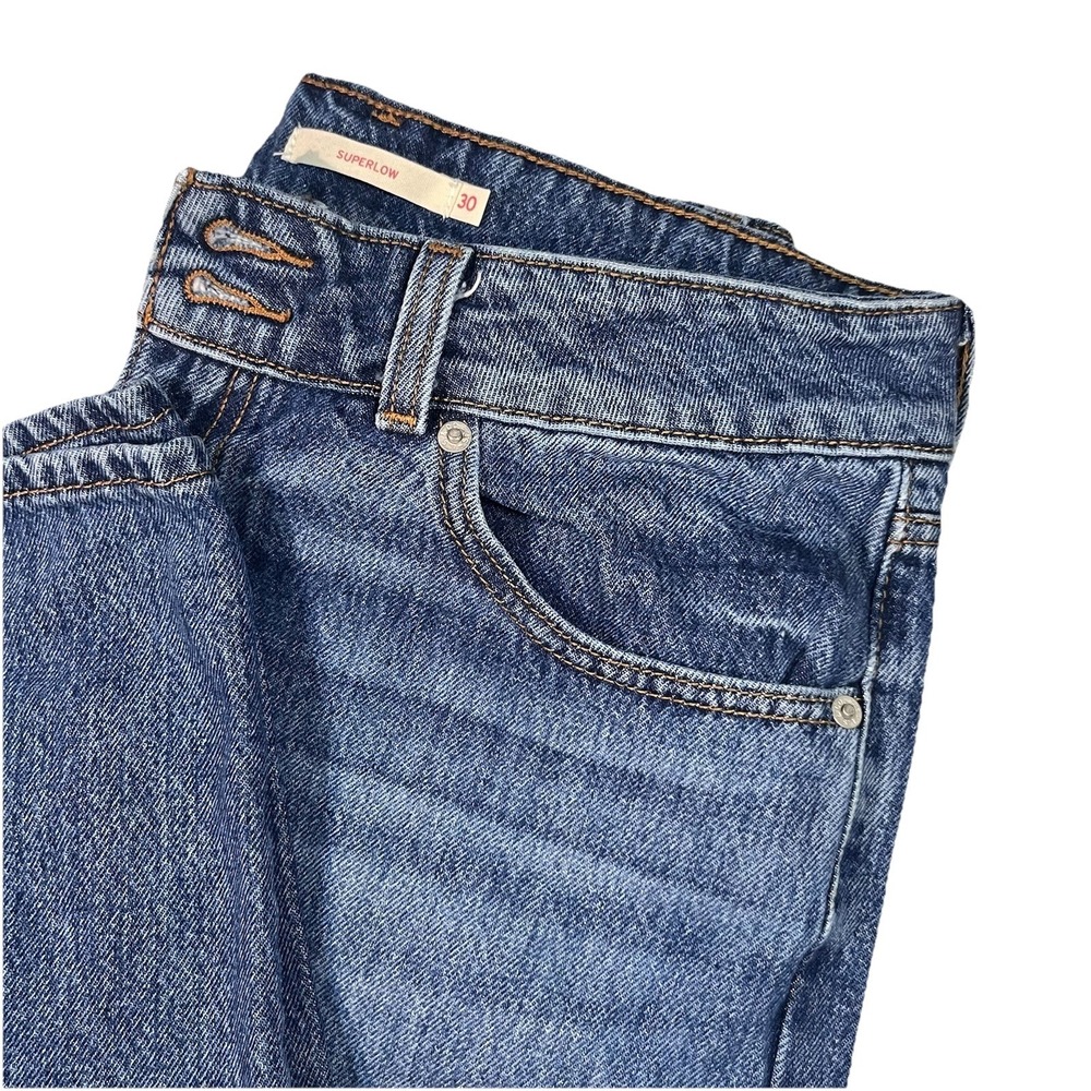 Levis Superlow  Jeans Womens 30x32 Medium Wash Blue Denim EUC